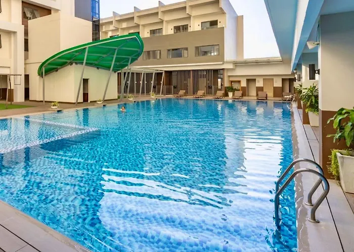 Cozy & Modern Near It Park - Pool, Gym