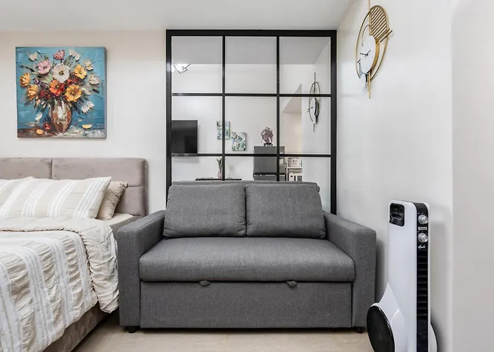 Cozy & Modern Near It Park - Pool, Gym