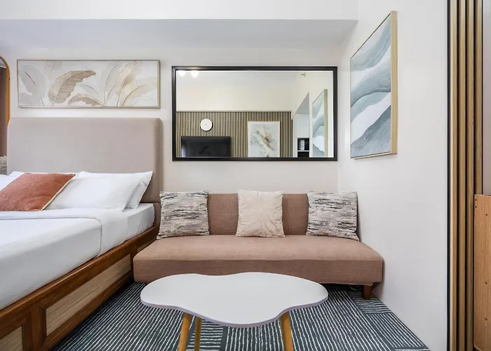 Cozy & Modern Near It Park - Pool, Gym *