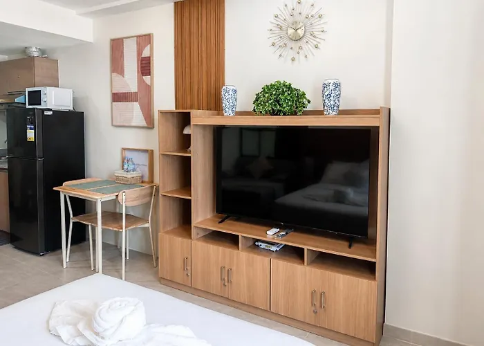 Cozy & Modern Near It Park - Pool, Gym