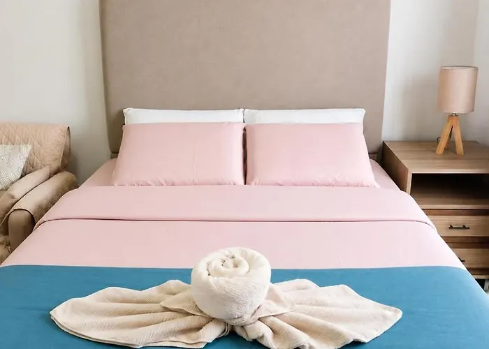 Cozy & Modern Near It Park - Pool, Gym Apartment *